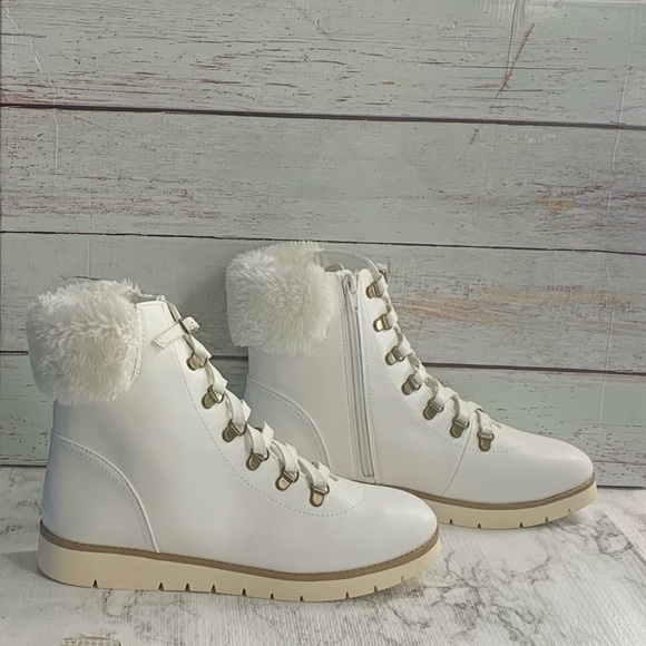 NWOT Mia White Combat Faux Fur Cuff Boots - Picture 3 of 10